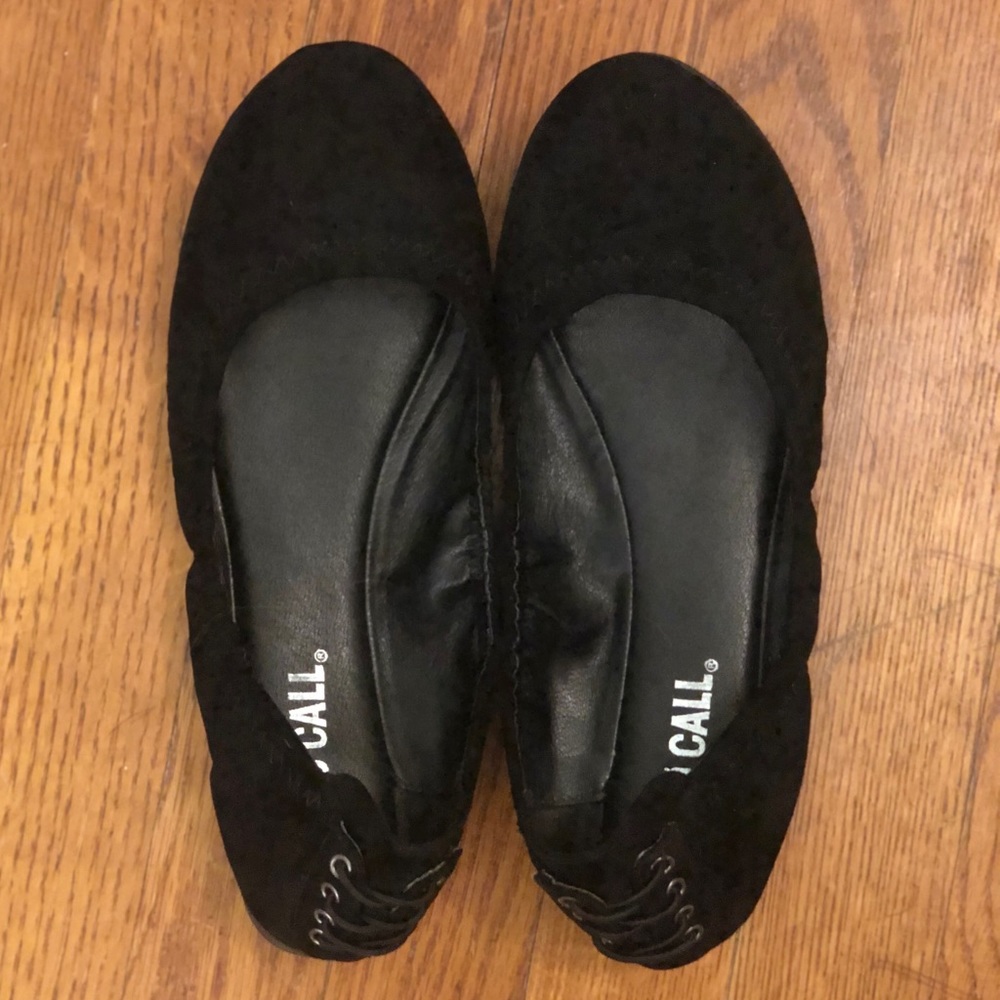 Black flats with scrunch and criss cross detail